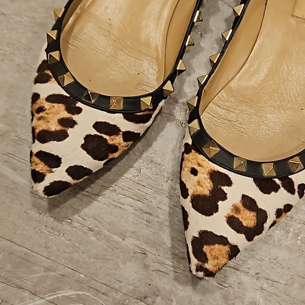💕VALENTINO GARAVANI💕 Calf Hair Leopard Print Rockstud Ballet Flats 38 EU - Picture 3 of 10